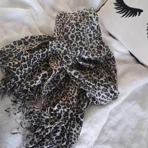 Long scarf